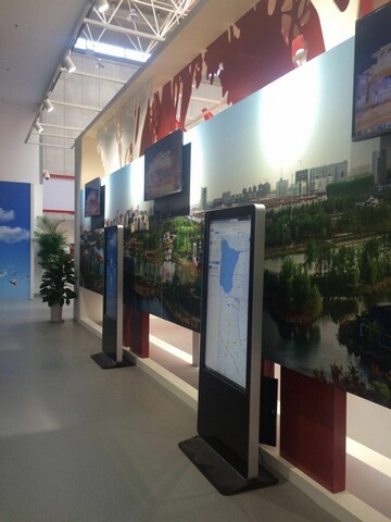 宿遷市建市20周年展覽館信息發(fā)布、觸摸設備均由米可提供1.jpg